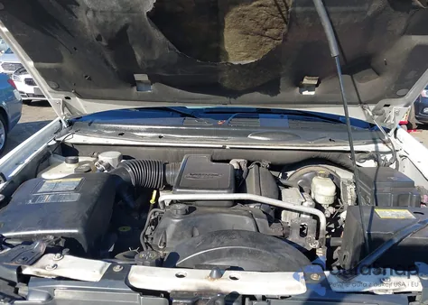 2005 Chevrolet Trailblazer Ls z USA, uszkodzony, nr VIN 1GNDT13S252301027